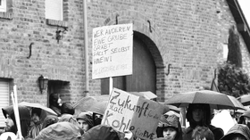 Das Bild zeigt Demonstrierende in Keyenberg am 14.1.23