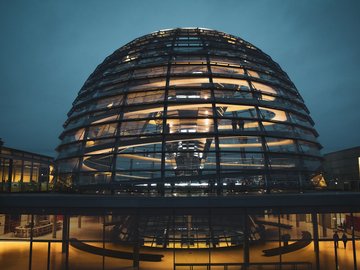 Das Foto zur Pressemitteilung der Linken NRW zeigt den Reichstag in Berlin