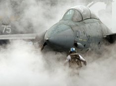 Militaerflugzeug.jpg
