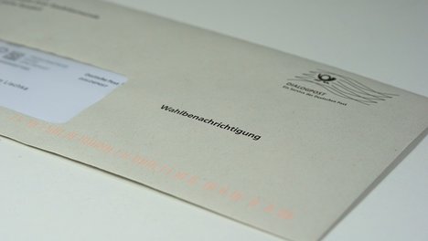 Das Foto zur Pressemitteilung der Partei die Linke zu Wahlalter auf 16 herabsetzen zeigt einen Brief mit einer Wahlbenachrichtigung